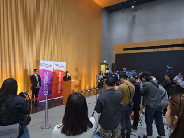 前港姐冠軍加入撲滅罪行委員會見傳媒 8億闊太淡出娛圈逾10年身兼多職