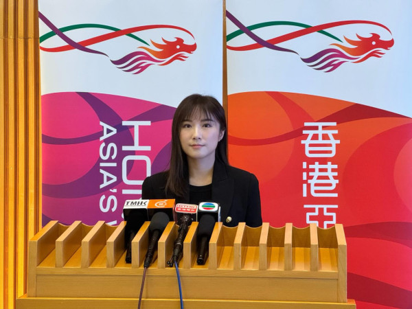 前港姐冠軍加入撲滅罪行委員會見傳媒 8億闊太淡出娛圈逾10年身兼多職