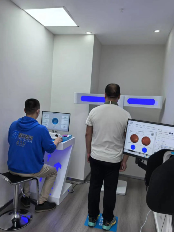 晶銳眼鏡工廠店。圖片來源：小紅書@Stylegogo