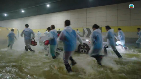 巨塔之后大結局|陳煒陳展鵬化身「復仇者聯盟」 封足三日隧道拍10車連環相撞