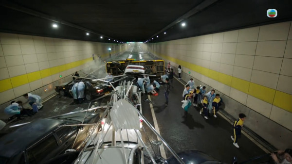 巨塔之后大結局|陳煒陳展鵬化身「復仇者聯盟」 封足三日隧道拍10車連環相撞