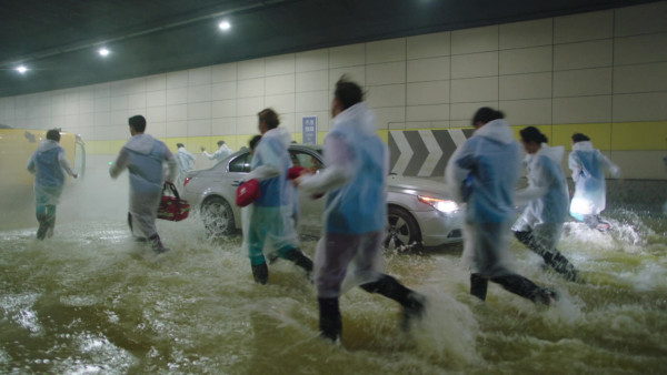 巨塔之后大結局|陳煒陳展鵬化身「復仇者聯盟」 封足三日隧道拍10車連環相撞