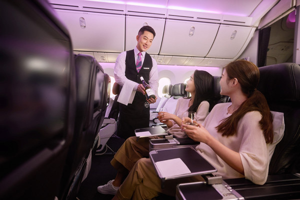 永安旅遊農暦新年新西蘭9天團 探索南北島豪華行程：重本包坐直升機飛越冰川、皇后鎮獲獎酒莊午宴、懷托摩百萬螢火蟲洞奇觀 