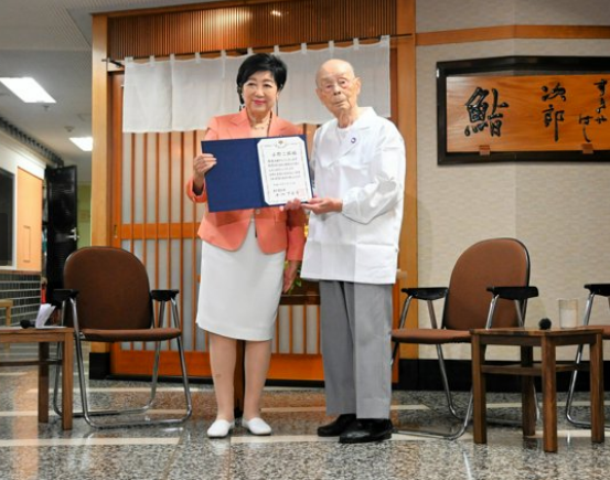 長壽秘訣|日本「壽司之神」小野二郎100歲大壽揭健康秘訣!堅持做1件事想活到114歲