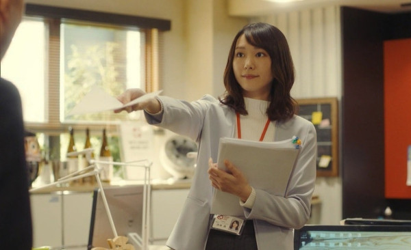 港女搵工同時收香港英國offer陷入兩難之中。圖片來源:劇集示意圖