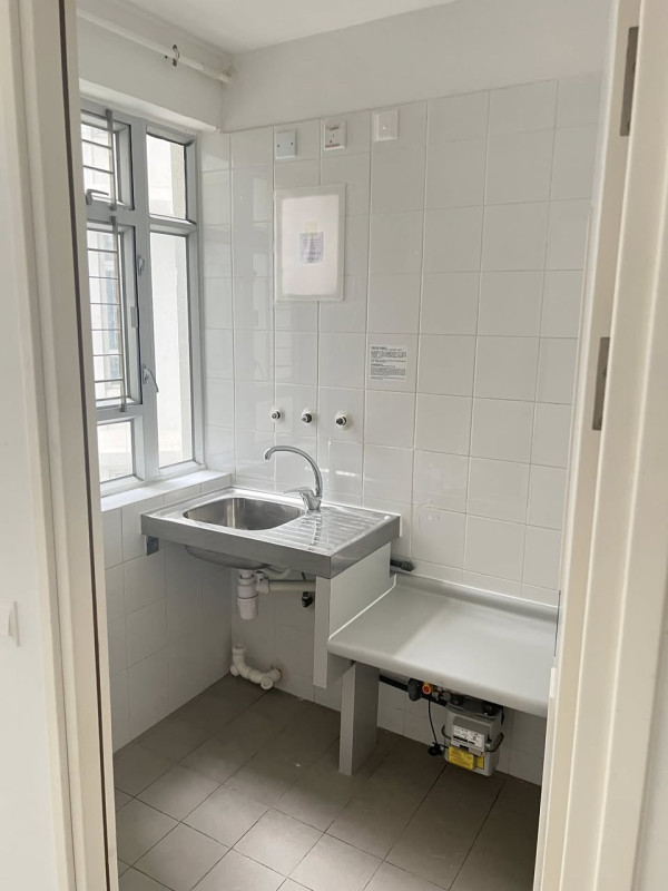 公屋排5年半獲派超筍新單位！上手住戶送2物至少慳成萬蚊！網民：返去劏雞還神啦！