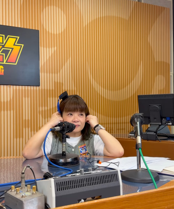 早霸王停播|小儀收偶像林海峰畫作淚灑直播室 最後一集哽咽多謝拍檔森美