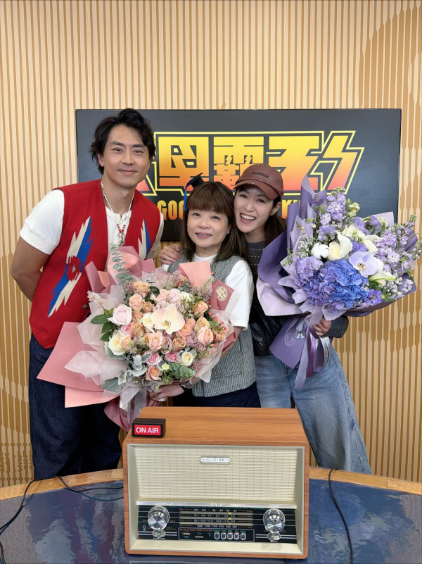 小儀無預警曬婚戒聖誕節宣佈封盤！10月突離巢商台原來為嫁人？