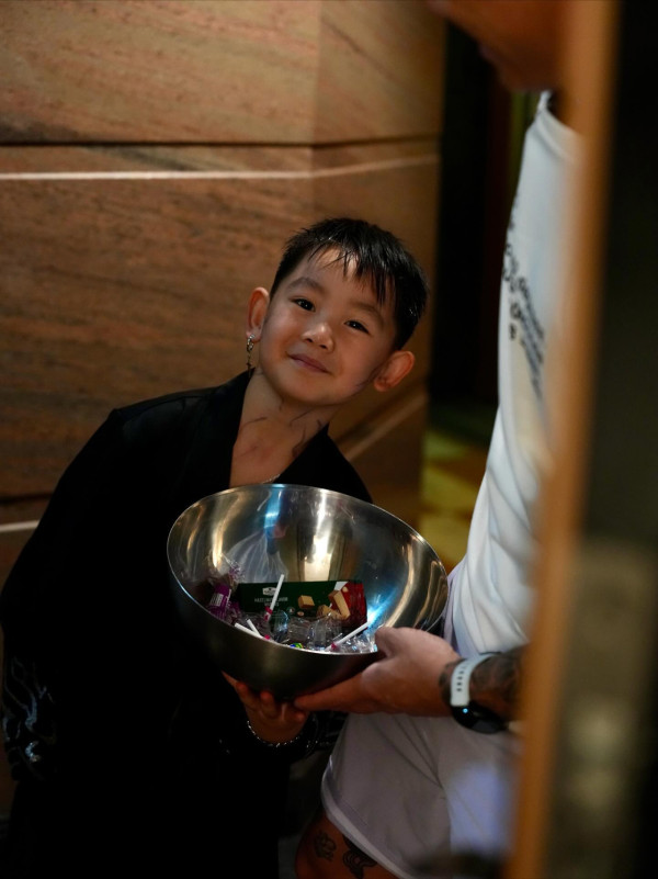 萬聖節30大藝人應節搞怪裝扮合集!呢位視帝同女歌手扮完冇人認得出