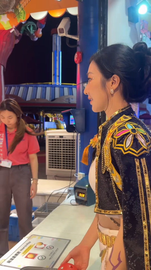 萬聖節30大藝人應節搞怪裝扮合集!呢位視帝同女歌手扮完冇人認得出