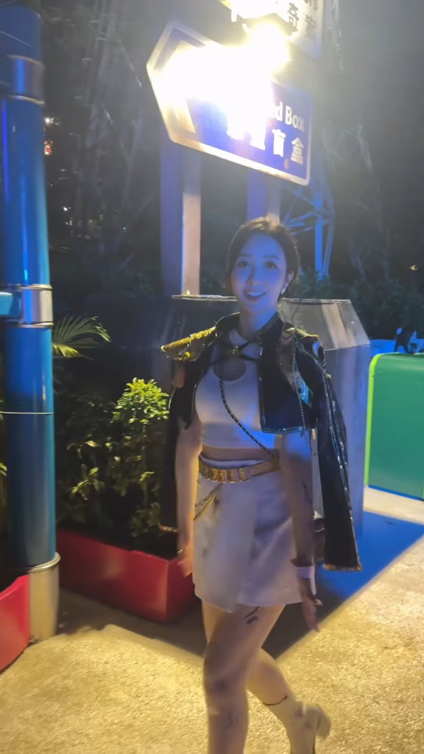 萬聖節30大藝人應節搞怪裝扮合集!呢位視帝同女歌手扮完冇人認得出