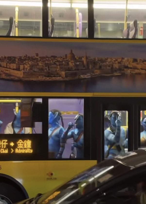 萬聖節Cosplay｜《阿凡達》納威人「佔領」城巴？網民：求車長心理陰影面積【有片】