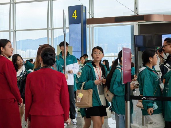 國泰「空中之旅2025」啟航直擊 180名青少年體驗「香港飛香港」特別旅程