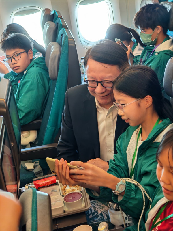 國泰「空中之旅2025」啟航直擊 180名青少年體驗「香港飛香港」特別旅程