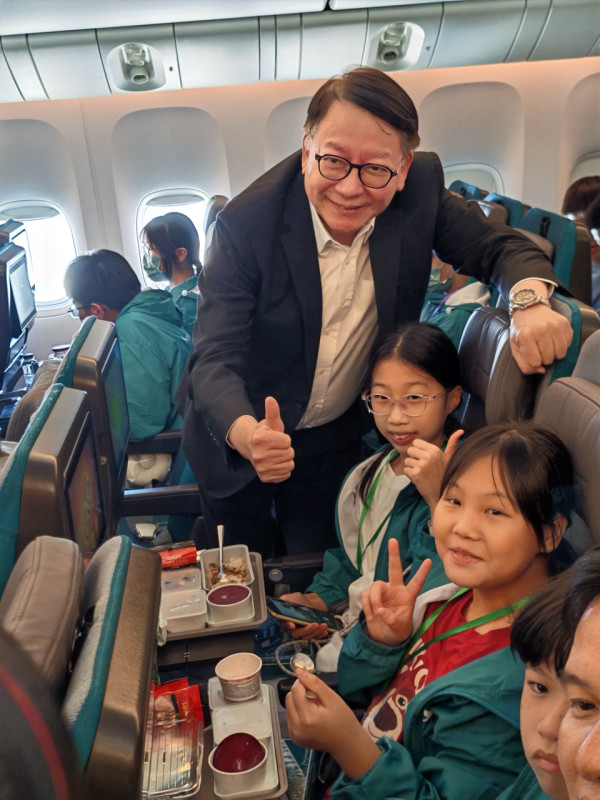 國泰「空中之旅2025」啟航直擊 180名青少年體驗「香港飛香港」特別旅程