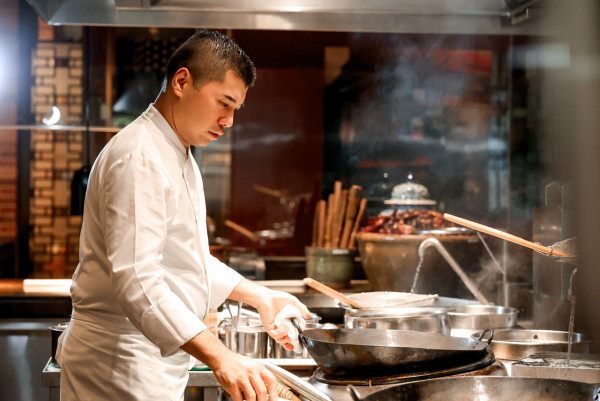 粵菜推介 | 港灣壹號 x 龍天燒臘推出期間限定菜式 30年陳皮膶腸、魚子醬潤腸乳豬鍋巴、燕窩鮮肉臘腸 重溫澳門老字號風味