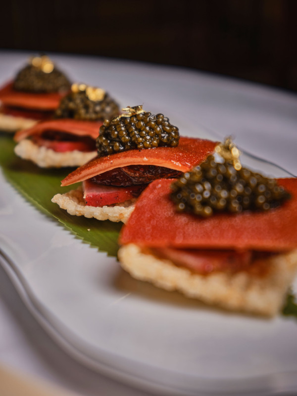 粵菜推介 | 港灣壹號 x 龍天燒臘推出期間限定菜式 30年陳皮膶腸、魚子醬潤腸乳豬鍋巴、燕窩鮮肉臘腸 重溫澳門老字號風味