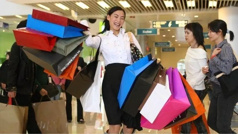 名店員工憑6點分辨出誰是「真正有錢人」！富豪唔睇OO？鍾意打卡影相富貴極有限...