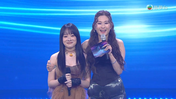 聲秀決賽|陳奐仁突然嚴肅制止觀眾席行為 兩度出聲突發小插曲:「講緊嘢」