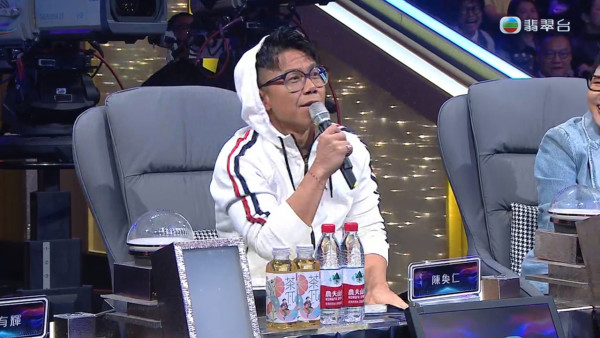 聲秀決賽|陳奐仁突然嚴肅制止觀眾席行為 兩度出聲突發小插曲:「講緊嘢」