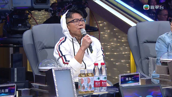 聲秀決賽|陳奐仁突然嚴肅制止觀眾席行為 兩度出聲突發小插曲:「講緊嘢」