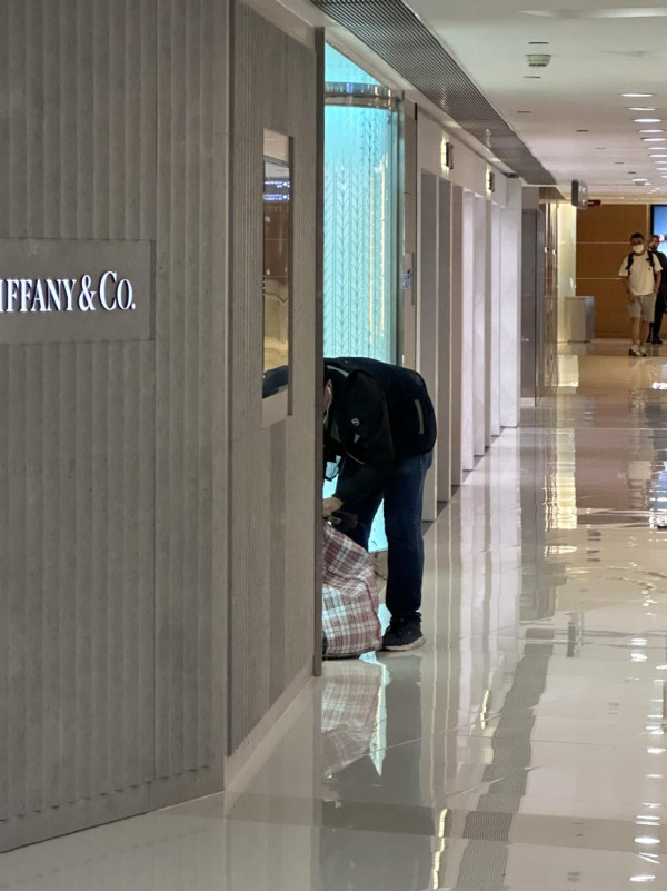 24歲女歌手驚揭尖沙咀被當眾非禮事件 直言「竟然冇人理我」令網民懷疑一件事？