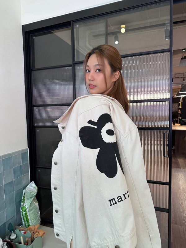 24歲女歌手驚揭尖沙咀被當眾非禮事件 直言「竟然冇人理我」令網民懷疑一件事？