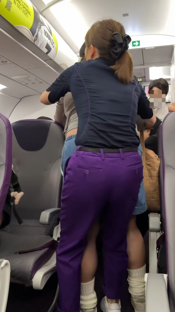 港女大鬧越南機場怒斥男友嫖妓！呻「被打40拳」再於機艙內推撞空姐 