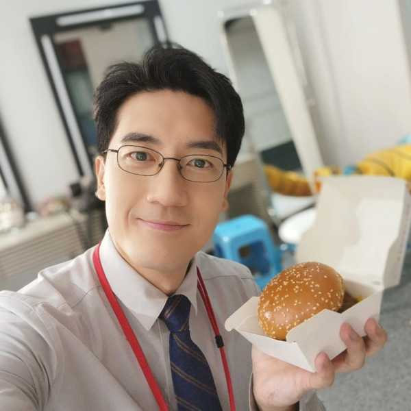 TVB「御用奸角」男藝人發文宣布離巢 新聞主播出身後轉型演員