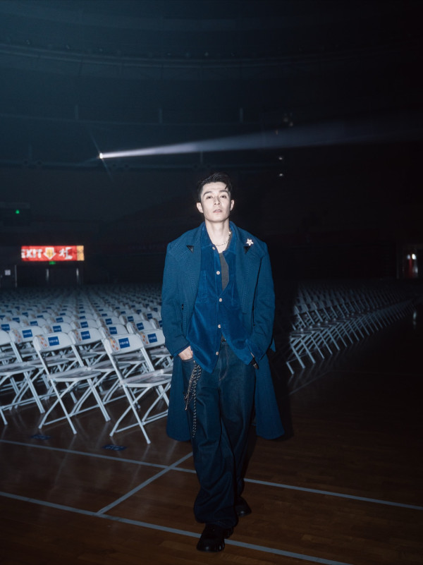 周柏豪激罕晒愛女合照轉眼間暴風成長 父女遊船河幸福畫面羨煞旁人