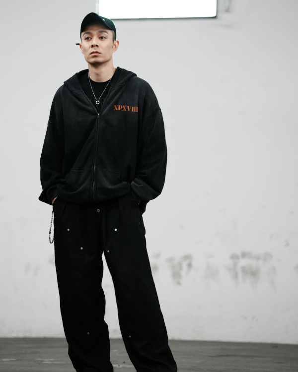 周柏豪激罕晒愛女合照轉眼間暴風成長 父女遊船河幸福畫面羨煞旁人