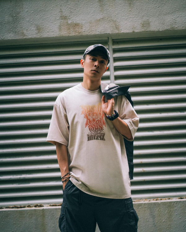 周柏豪激罕晒愛女合照轉眼間暴風成長 父女遊船河幸福畫面羨煞旁人