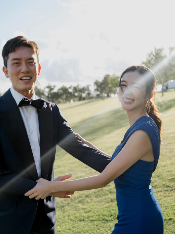 麥明詩飛澳洲為好友婚禮罕有做MC 帶7個月大兒子一家三口首次外遊