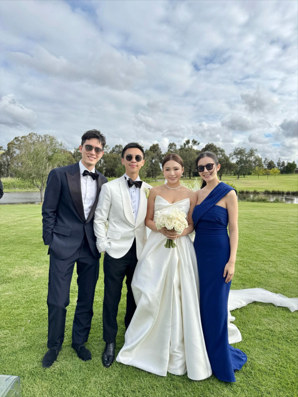 麥明詩飛澳洲為好友婚禮罕有做MC 帶7個月大兒子一家三口首次外遊