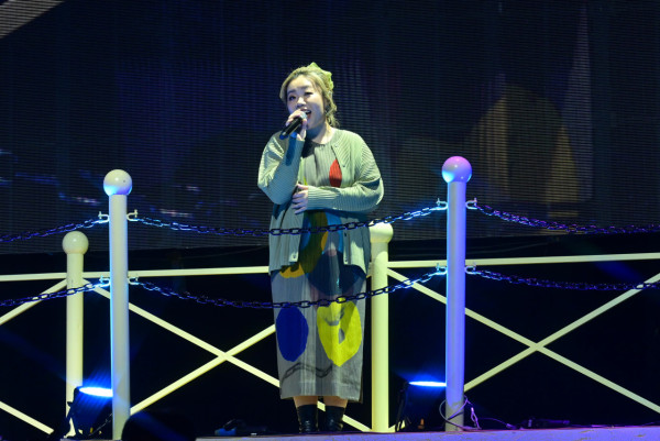 鄭秀文張敬軒拉闊｜鄭秀文 《Let Go》超虐心版本 張敬軒大熱作全場大合唱