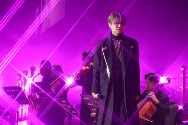 鄭秀文張敬軒拉闊｜鄭秀文 《Let Go》超虐心版本 張敬軒大熱作全場大合唱