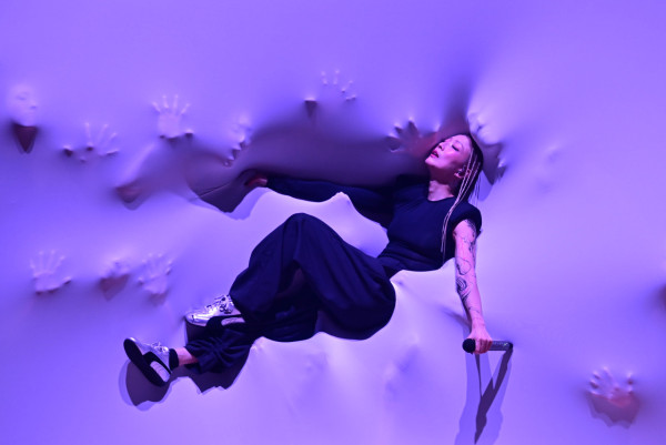 鄭秀文張敬軒拉闊｜鄭秀文 《Let Go》超虐心版本 張敬軒大熱作全場大合唱