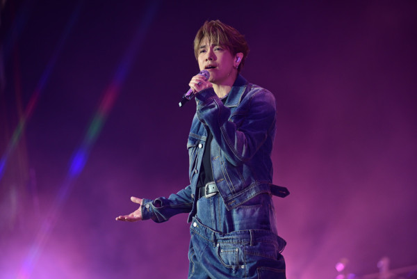 鄭秀文張敬軒拉闊｜鄭秀文 《Let Go》超虐心版本 張敬軒大熱作全場大合唱