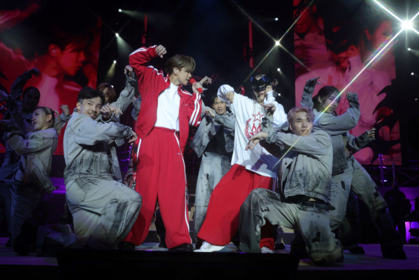 鄭秀文張敬軒拉闊｜鄭秀文 《Let Go》超虐心版本 張敬軒大熱作全場大合唱