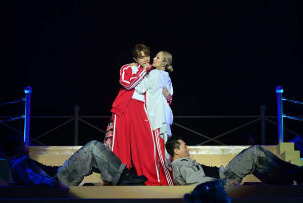 鄭秀文張敬軒拉闊｜鄭秀文 《Let Go》超虐心版本 張敬軒大熱作全場大合唱