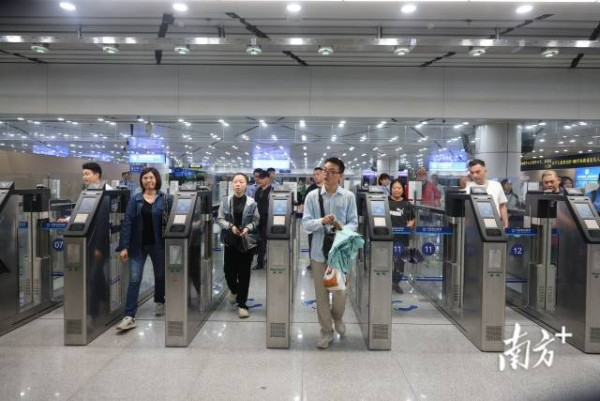 北上注意|內地11.5起多個口岸增智能通關口岸 附合條件港澳台居民可「刷臉通關」