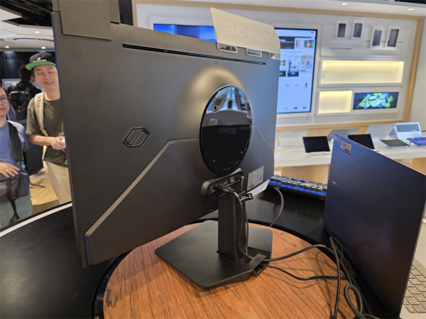 Samsung Odyssey OLED G5 親民價登場 QD-OLED 畫質 0.03ms 反應時間助玩家神速制敵