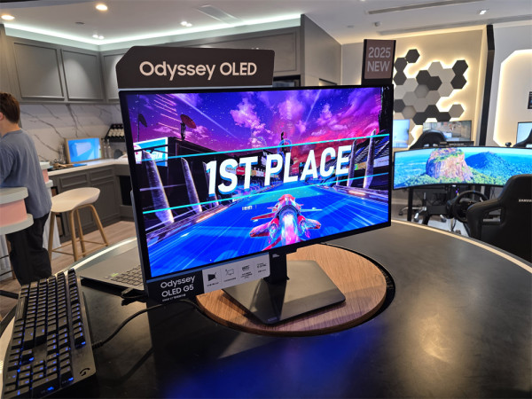 Samsung Odyssey OLED G5 親民價登場 QD-OLED 畫質 0.03ms 反應時間助玩家神速制敵