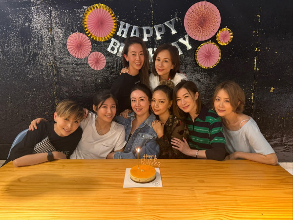 「七魔女」閨密團齊人慶祝鍾麗淇49歲生日 姊妹情深令佘詩曼感性發文:讓我的生命完整
