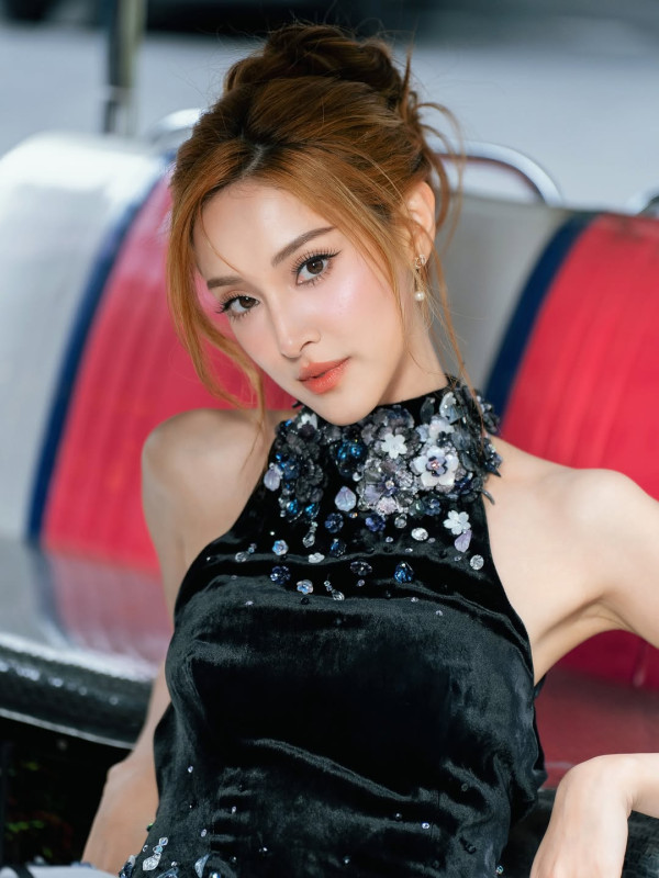 陳凱琳超邪惡谷胸晒3吋事業線效果驚人 人妻身材二度發育升級神乎其技