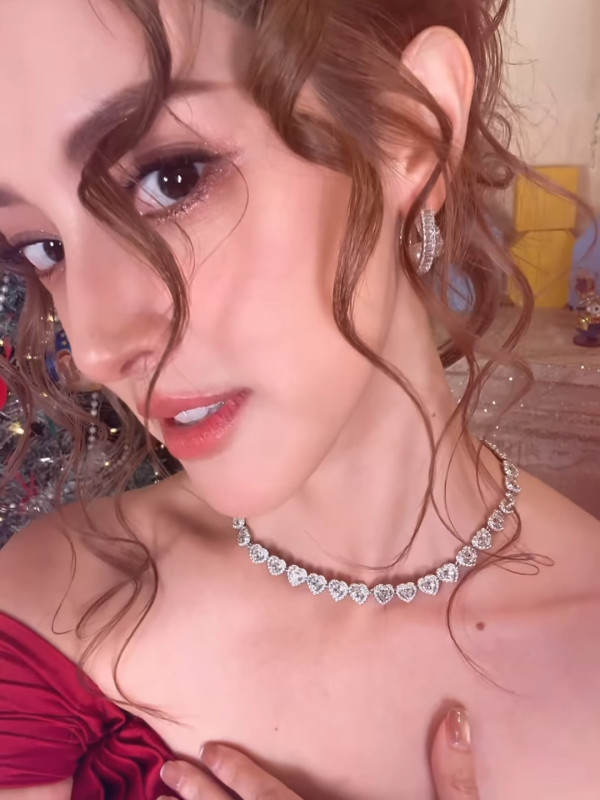 陳凱琳超邪惡谷胸晒3吋事業線效果驚人 人妻身材二度發育升級神乎其技