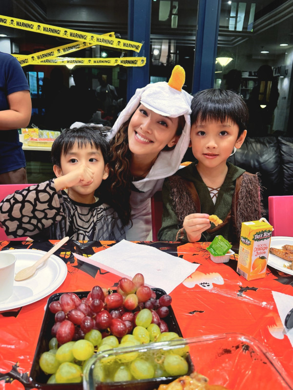 陳凱琳超邪惡谷胸晒3吋事業線效果驚人 人妻身材二度發育升級神乎其技