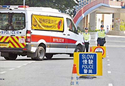 職業司機遇警察檢查路障 一句「無厘頭」反問後獲立即放行