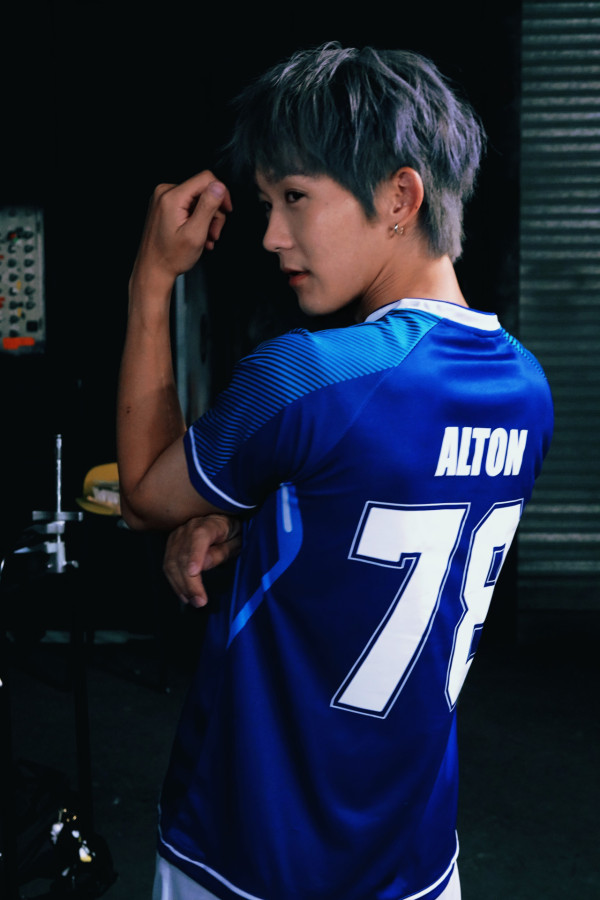 MIRROR新團歌《DNA is U》MV神還原經典廣告 復刻集體回憶！12子分享DNA關鍵詞