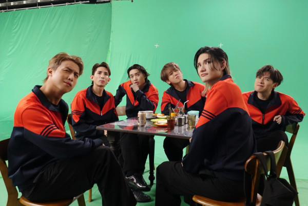 MIRROR新團歌《DNA is U》MV神還原經典廣告 復刻集體回憶！12子分享DNA關鍵詞